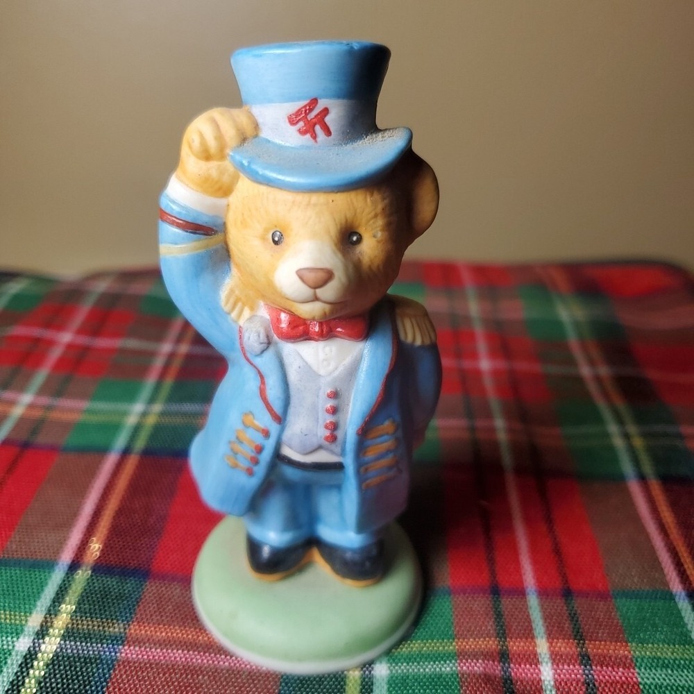 Franklin Mint Alfred OS Porcelain Figurine Unisex Blue 1986 Bear Bellhop Vintage